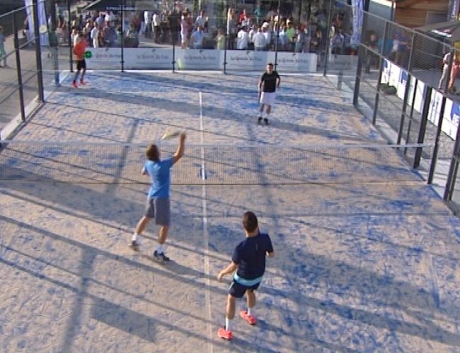 Hur Spelar man Padel när det Blåser Mycket?